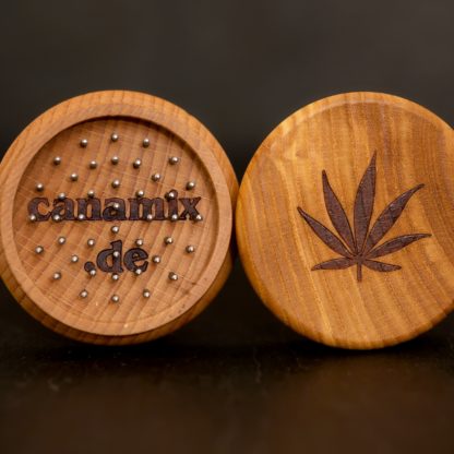 Mühle "Gross" mit Edelstahlpins und Brandstempel "Blatt"
